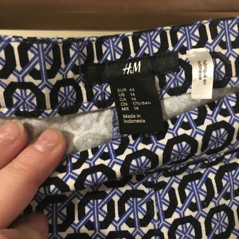 Geometric Pattern H &M Pants - Picture 3 of 3